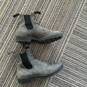 Bluntstone boots